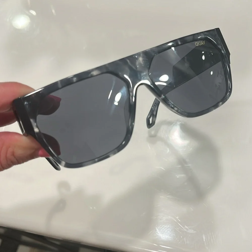 Quay sunglasses - Picture 6 of 8